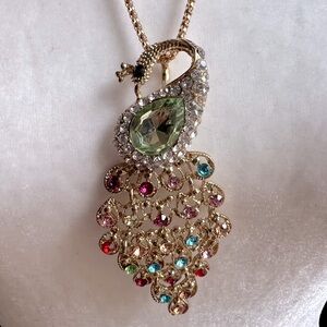 Betsey Johnson Elegant Gold Turquoise Rhinestone Peacock Pendant Necklace 16”